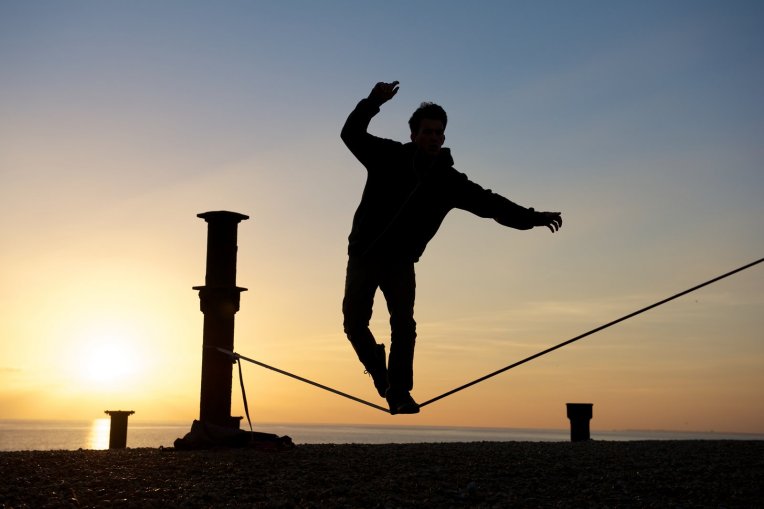 tightrop-walker-brighton-daily-photo-beach-143